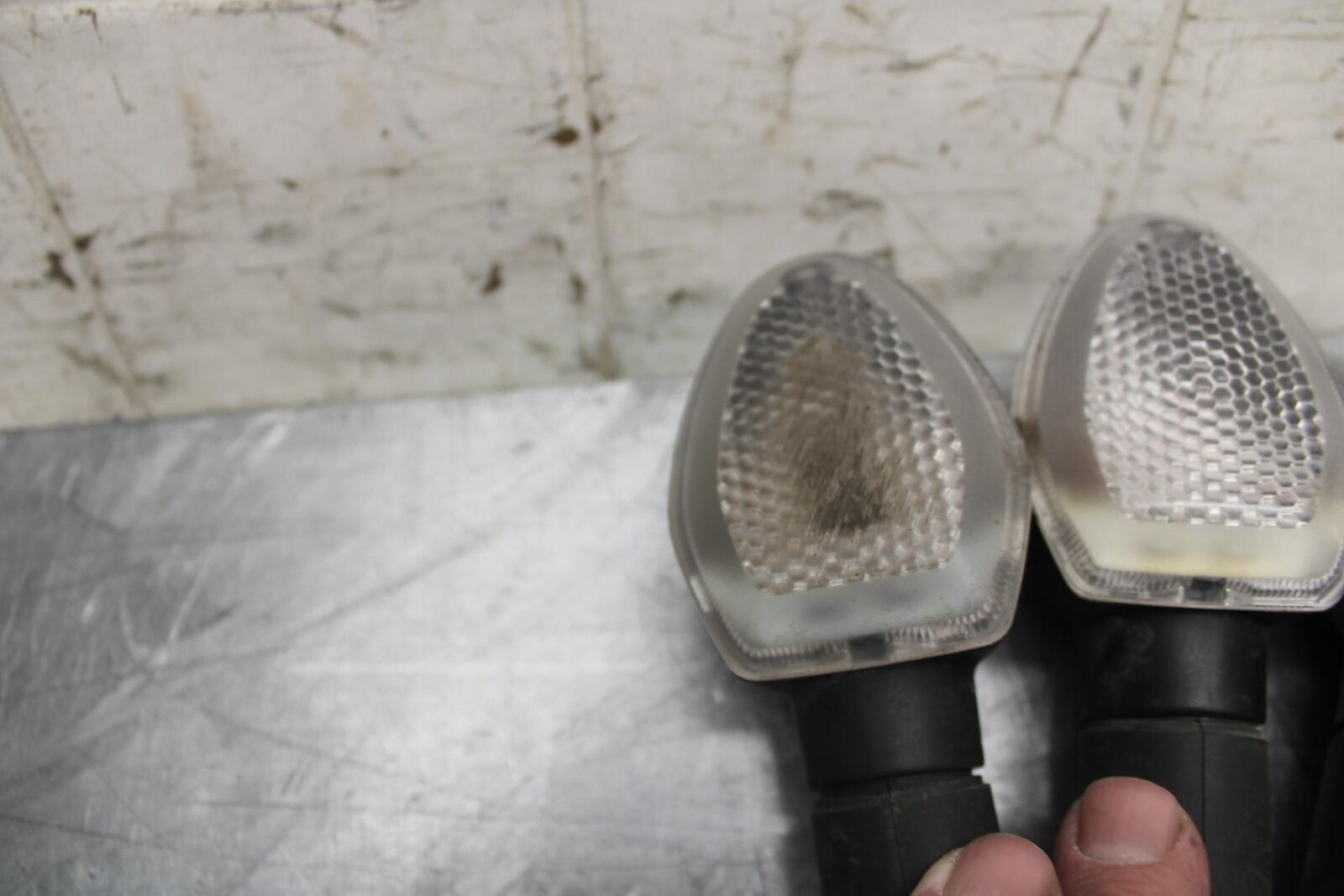 2016 Suzuki Bandit 1250S GSF1250SA ABS REAR LEFT RIGHT TURN SIGNALS LIGHT BB509