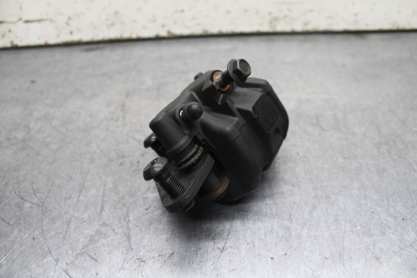 15-17 YAMAHA YZF R3 RIGHT FRONT BRAKE CALIPER BB111