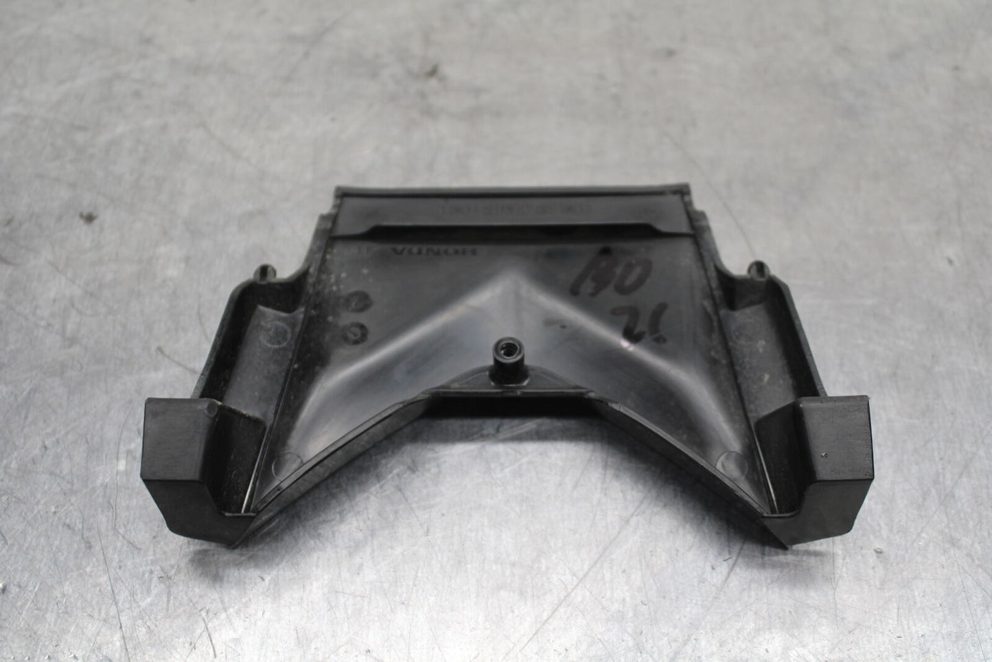 15-16 HONDA CB300F CENTER REAR BACK TAIL FAIRING COVER TRIM COWL BB740