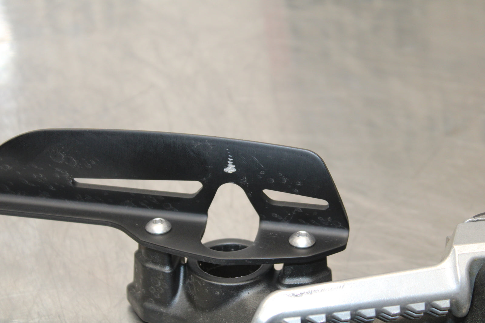 23-24 KAWASAKI NINJA ZX14R REAR BACK PASSENGER PEG SET PAIR BB153