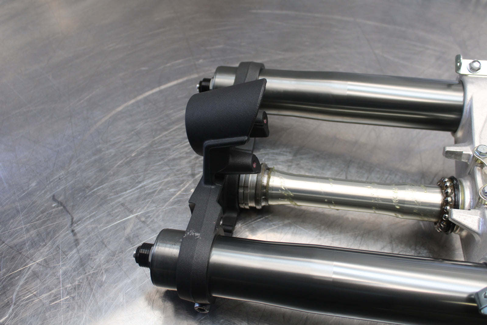 23-24 KAWASAKI NINJA ZX14R FRONT END FORKS SUSPENSION TRIPLE TREES/ AXLE BB153