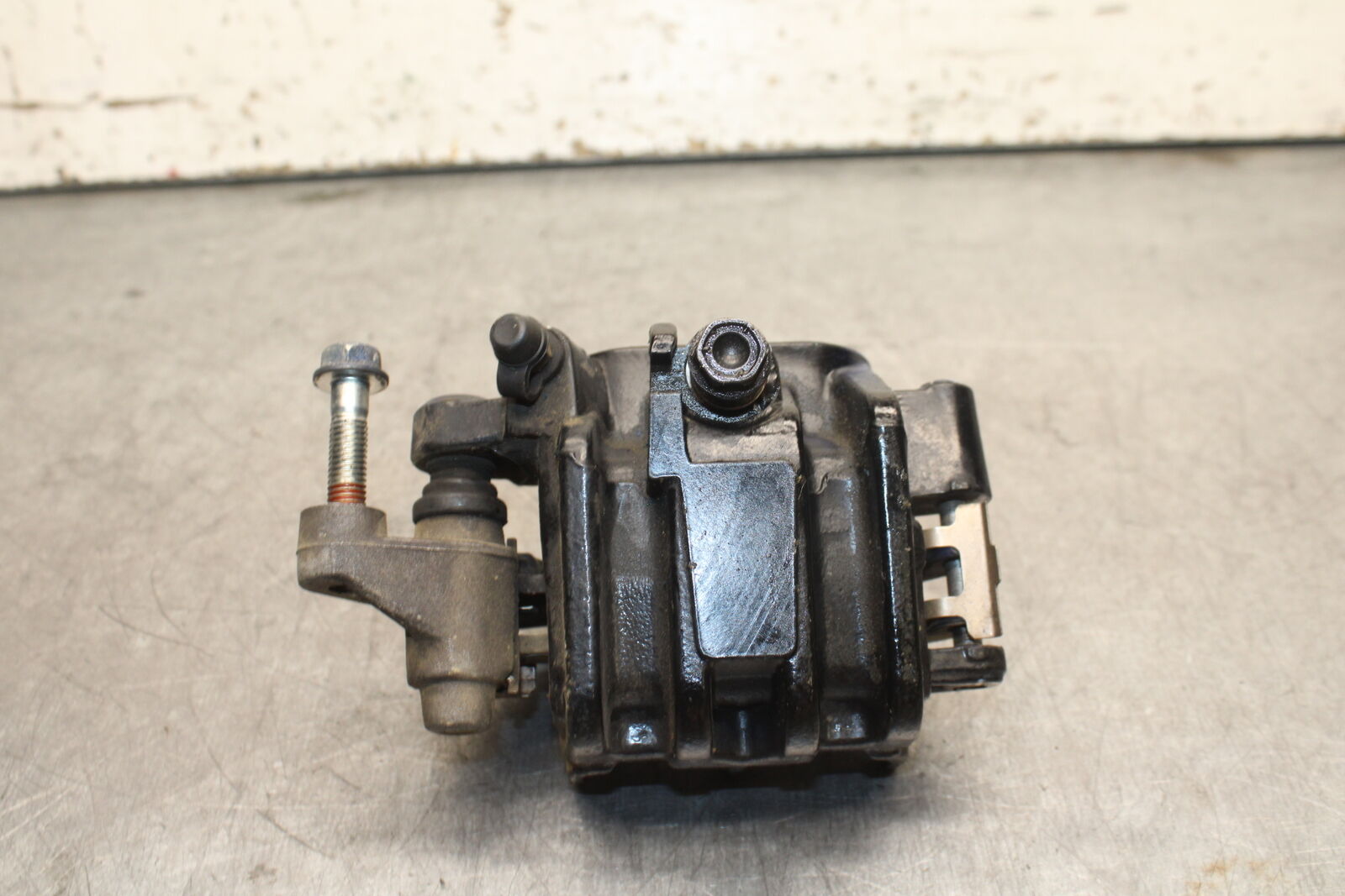 15-19 HONDA CBR300R LEFT FRONT BRAKE CALIPER  BB112