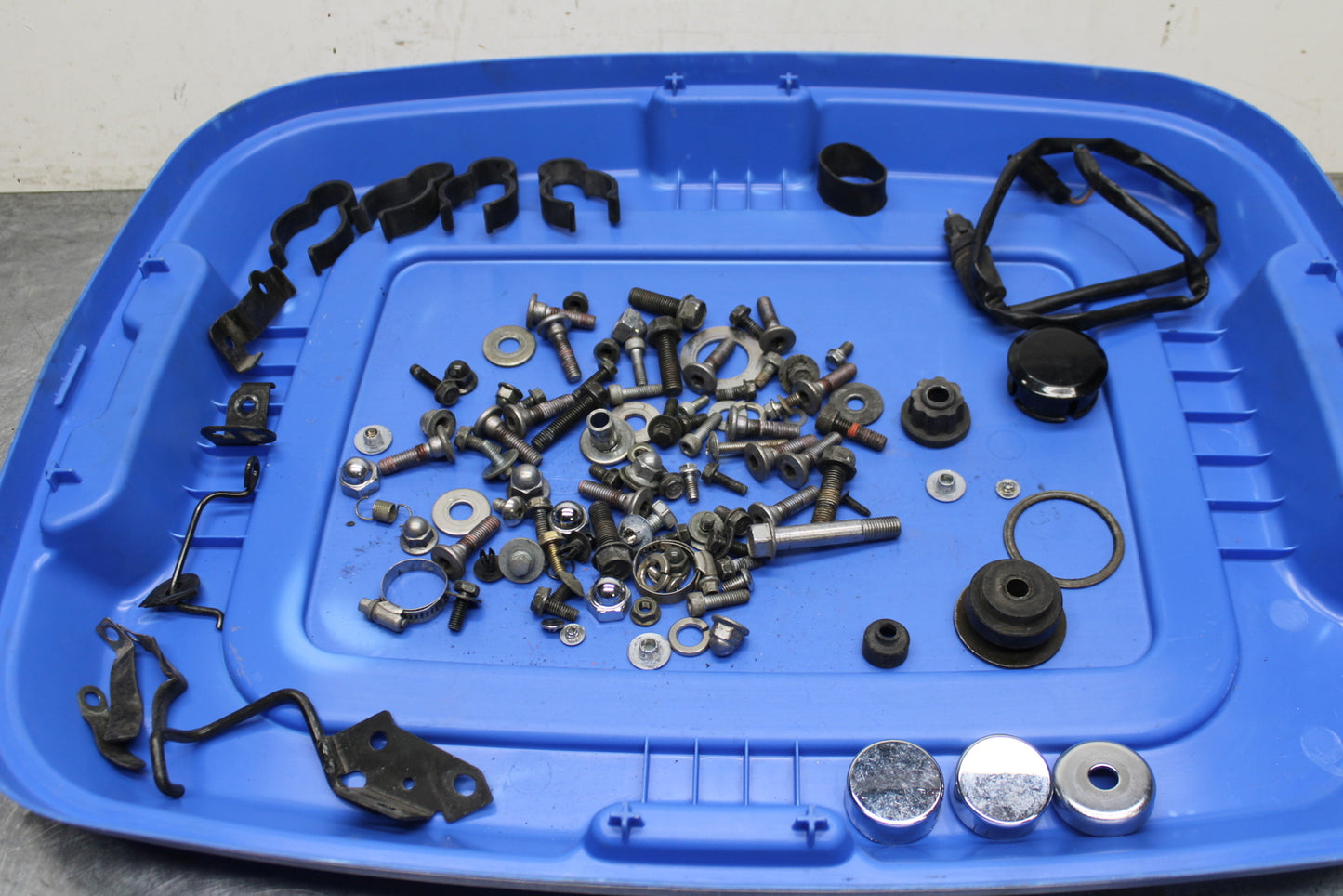 05-08 KAWASAKI VULCAN 1500 VN1500N CLASSIC MOUNTING BOLTS HARDWARE MOTOR BB133