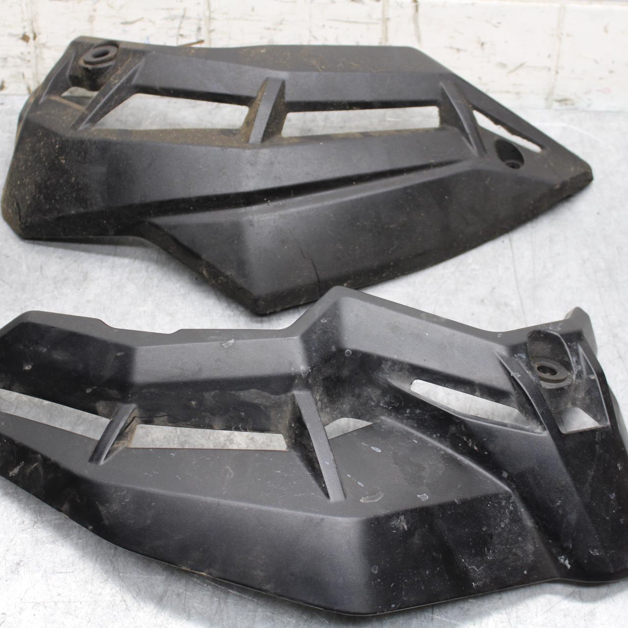 17 KAWASAKI Z900 ZR900 ENGINE COVER BB549