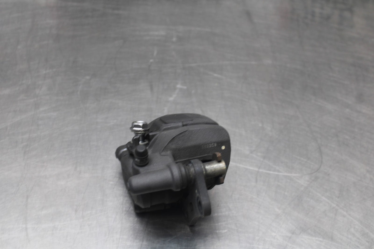 18-26 KAWASAKI Z400 LEFT FRONT BRAKE CALIPER BB852
