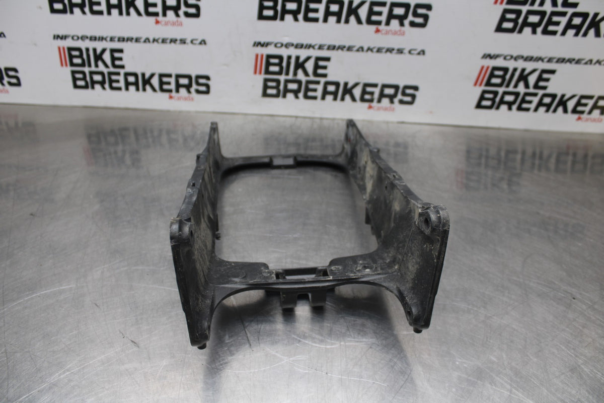 24-25 KAWASAKI NINJA ZX6R FRONT SUBFRAME SUB FRAME BB785