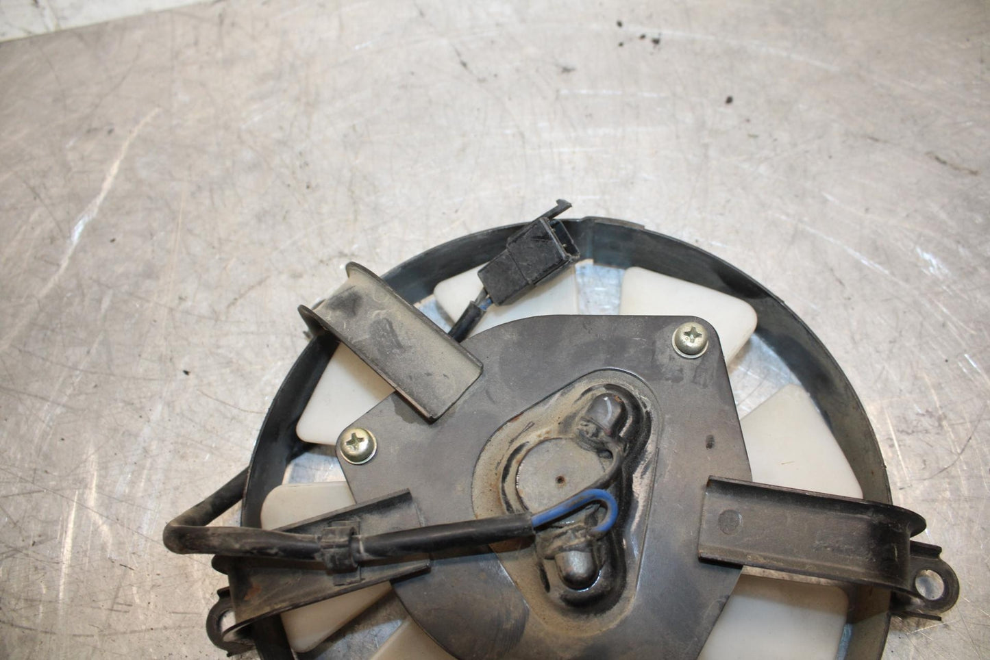 00-01 KAWASAKI ZZR600 ENGINE RADIATOR COOLING FAN BB31