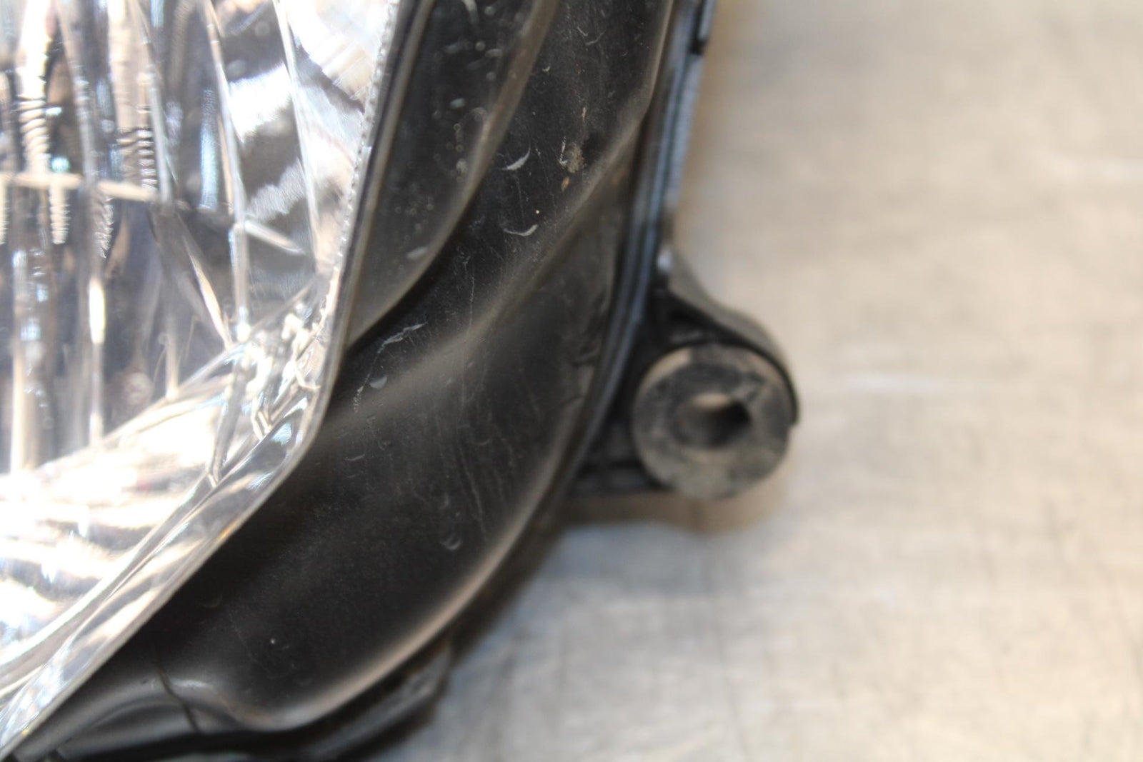 2015 Suzuki GSXR750 FRONT HEADLIGHT HEAD LIGHT LAMP BB595