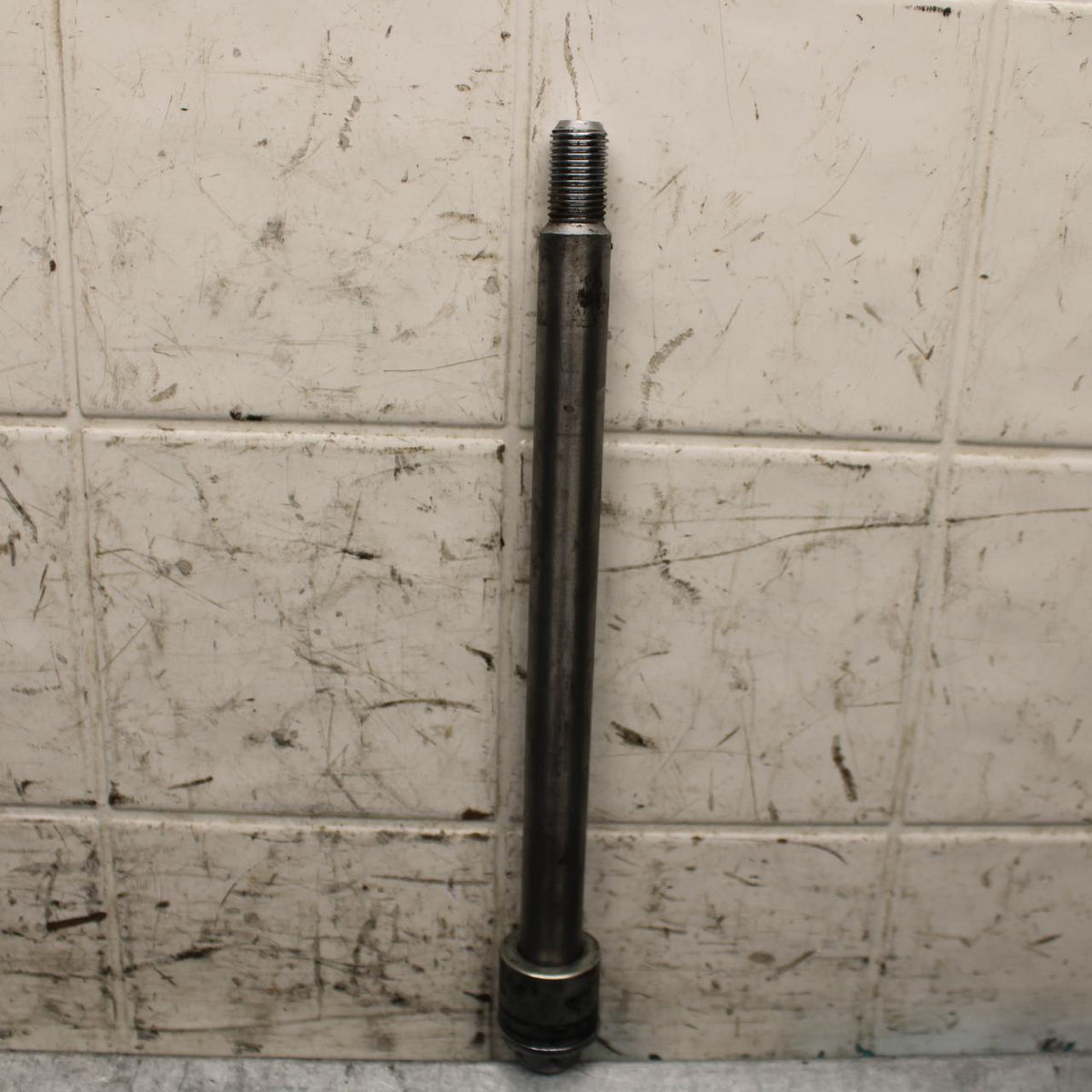 2003 Yamaha Vmax 1200 VMX1200 FRONT WHEEL RIM AXLE PIVOT BOLT BB563