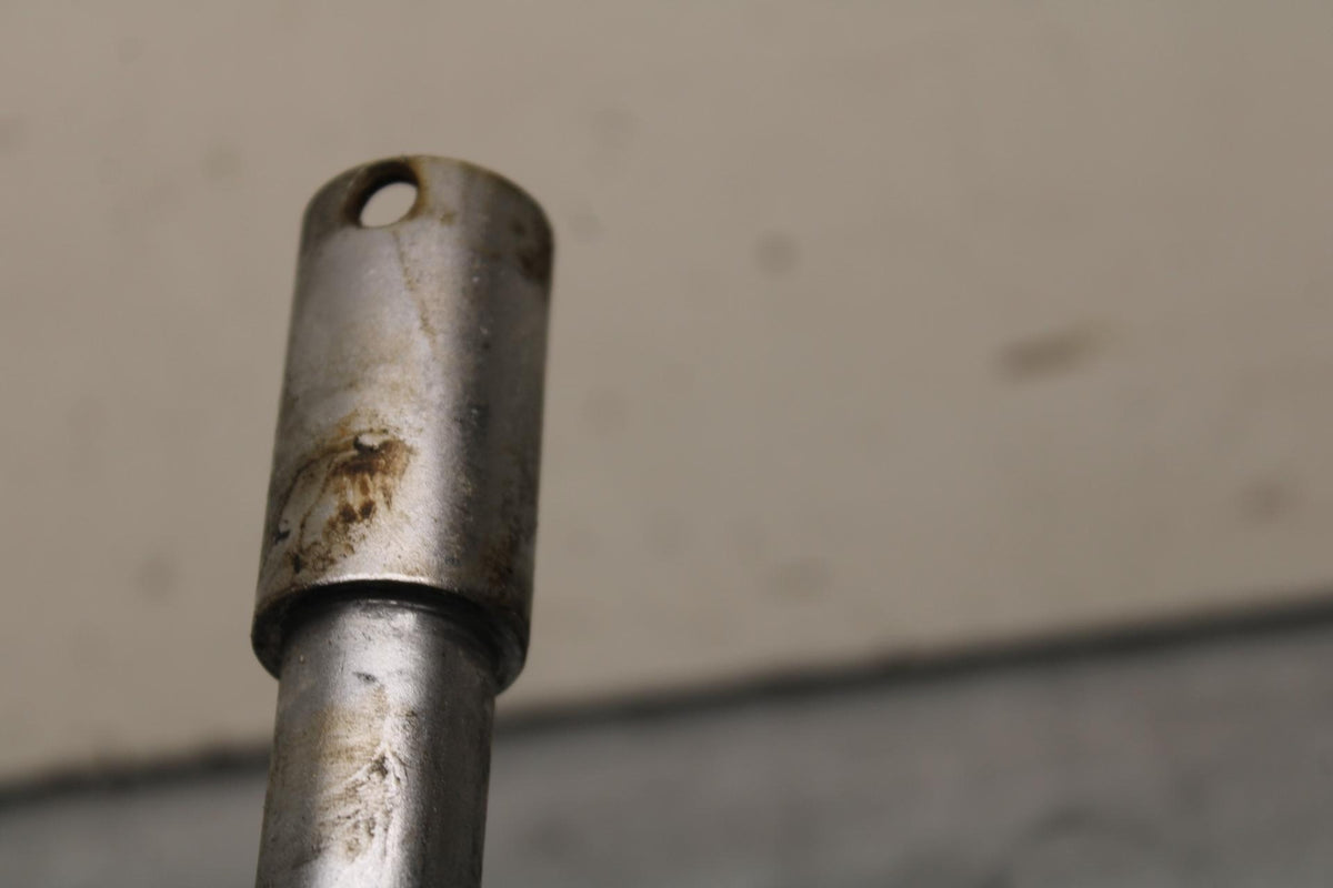 1998 Yamaha Vmax 1200 VMX1200 REAR AXLE BACK WHEEL RIM PIVOT BOLT AXEL BB620