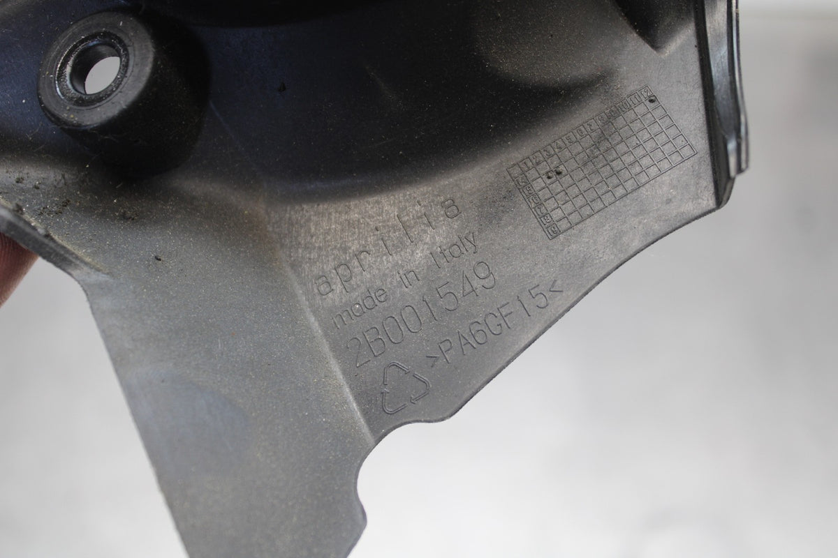 16 APRILIA TUONO V4 1100 ENGINE SPROCKET COVER BB905