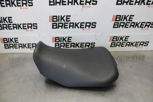15-17 YAMAHA FJ09 FRONT DRIVERS SEAT PAD SADDLE PILLION BB906