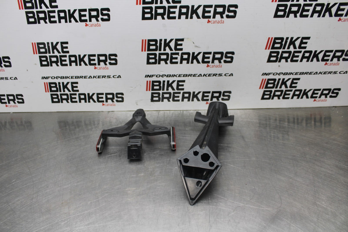 13-14 TRIUMPH DAYTONA 675 FENDER ELIMINATOR LICENSE PLATE BRACKET  BB685