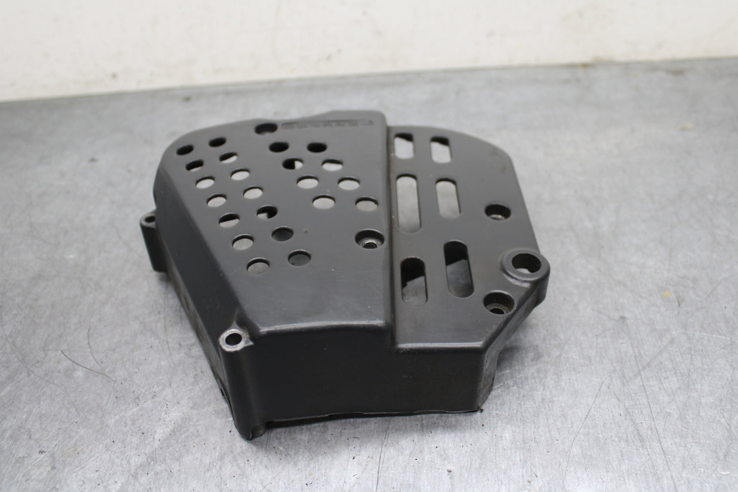 91-92 SUZUKI GSXR750 M  ENGINE SPROCKET COVER BB125