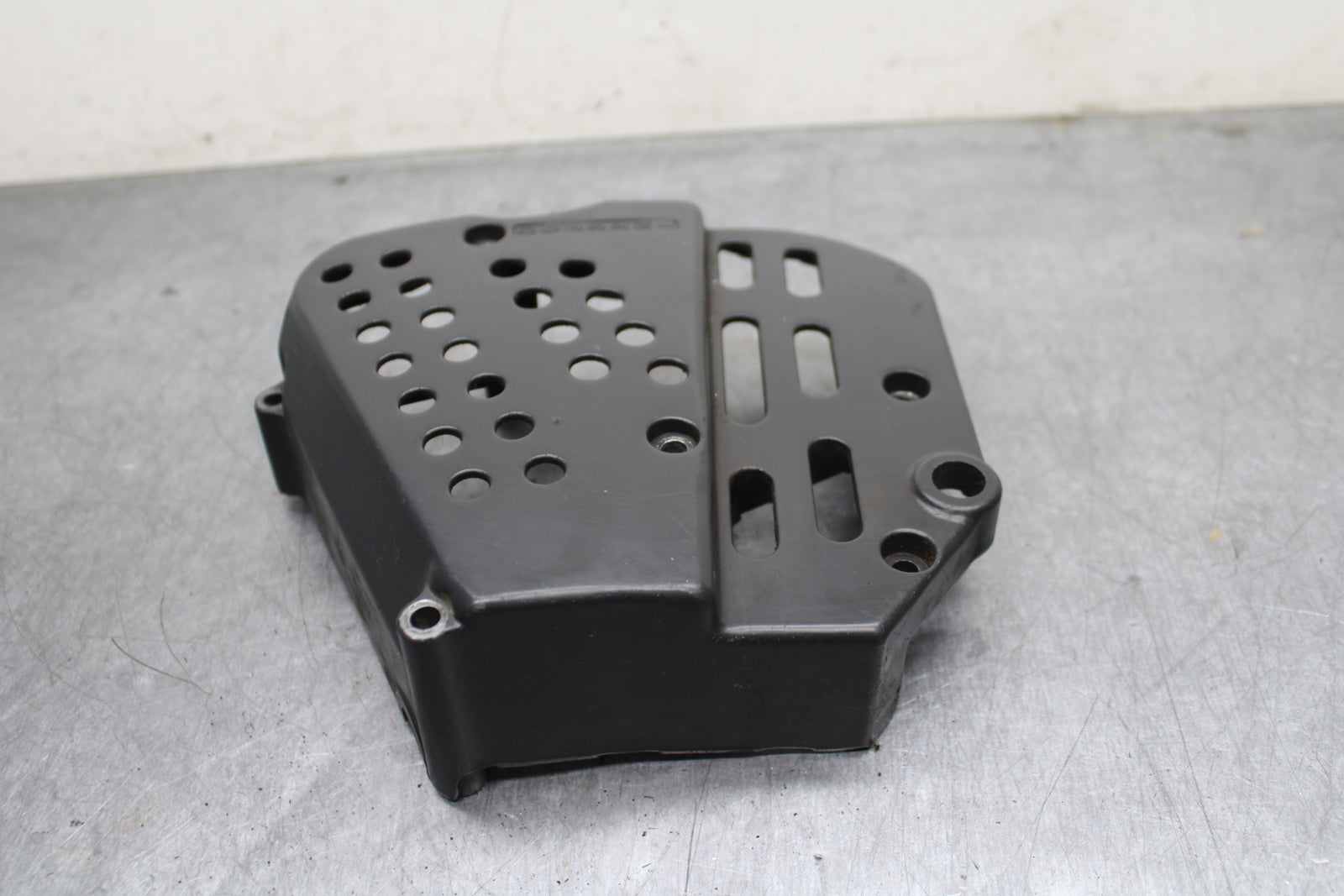 91-92 SUZUKI GSXR750 M  ENGINE SPROCKET COVER BB125