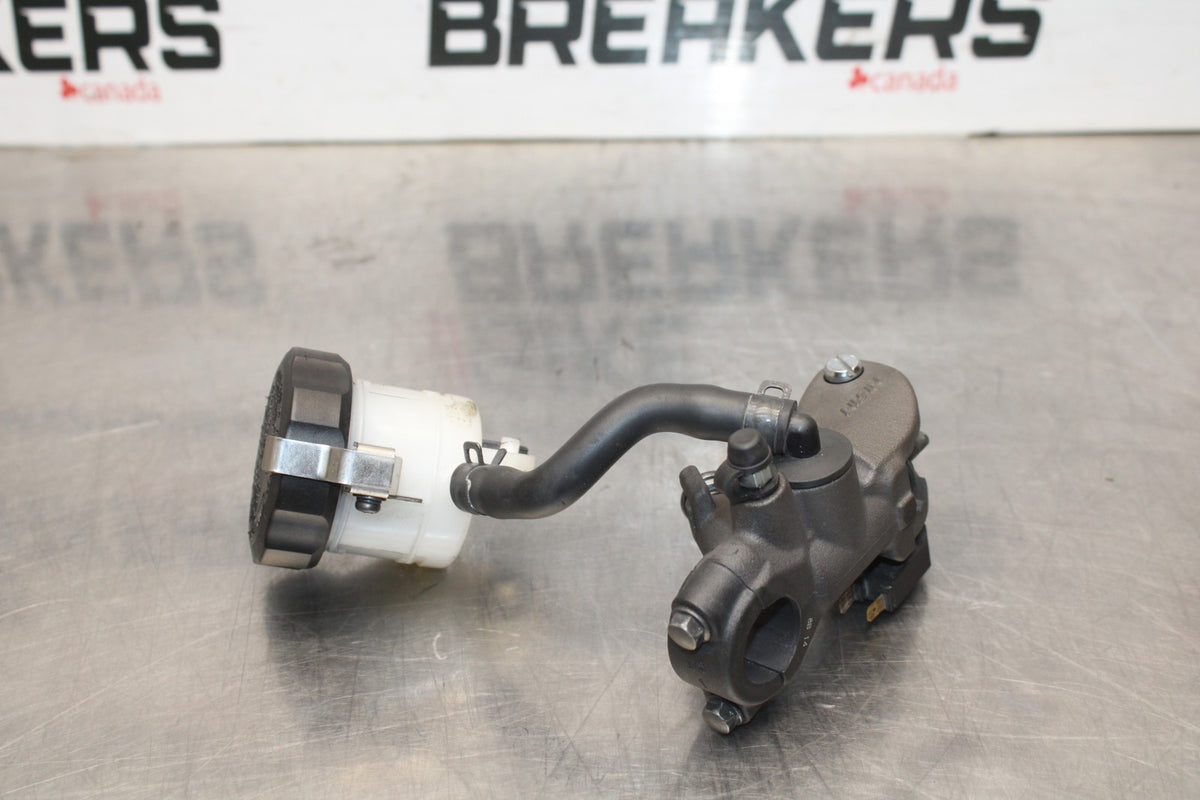 18 YAMAHA YZF R1  FRONT BRAKE MASTER CYLINDER BB838