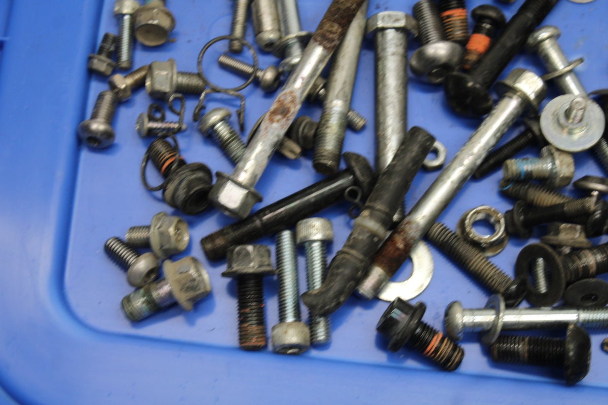 14-15 YAMAHA V STAR 1300 XVS1300CT TOURER MOUNTING BOLTS HARDWARE MOTOR BB722
