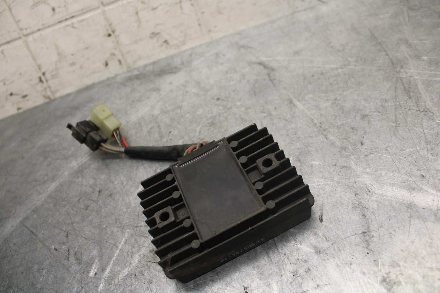 1998 Suzuki TL1000S RECTIFIER VOLTAGE REGULATOR BB508