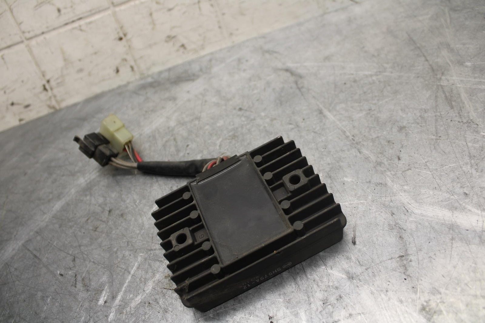 1998 Suzuki TL1000S RECTIFIER VOLTAGE REGULATOR BB508