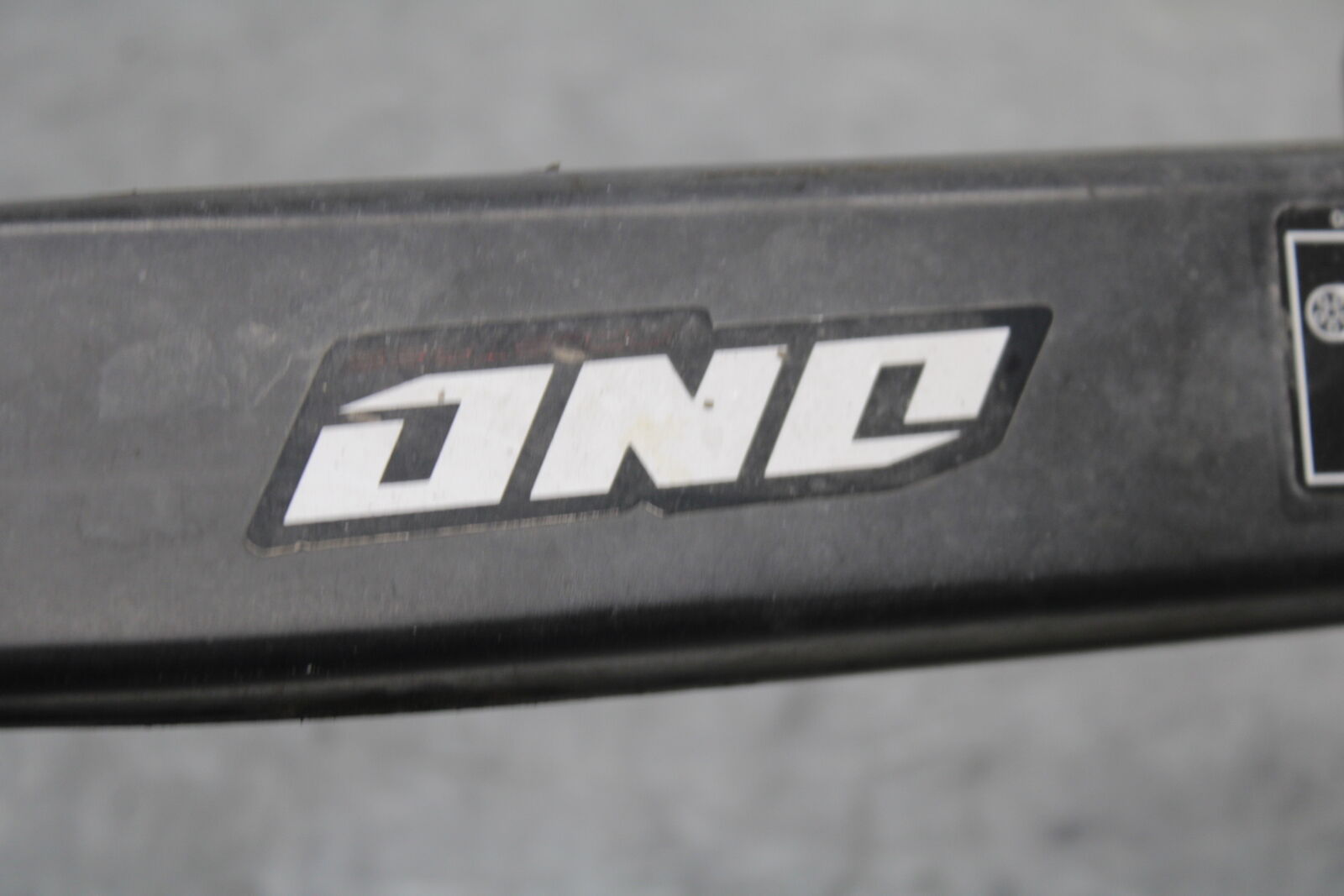05-06 HONDA CBR600RR REAR DRIVE CHAIN GUARD COVER SHIELD 40510-MEE-010  BB689