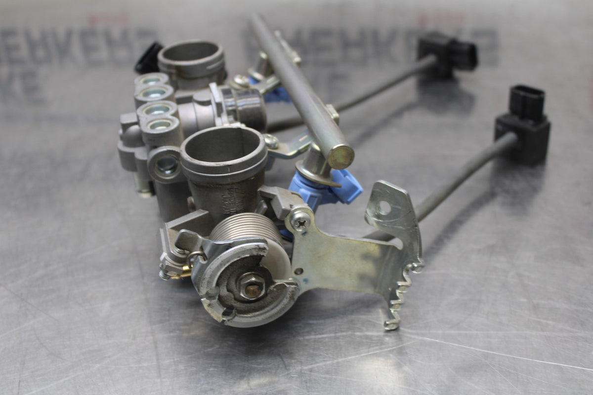 15 SUZUKI GW250F MAIN FUEL INJECTORS / THROTTLE BODIES BB789