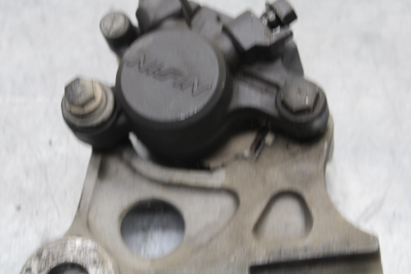 2006 Honda CBR600F4i REAR BACK BRAKE CALIPER W MOUNT BRACKET 43150-MBW-006 BB567