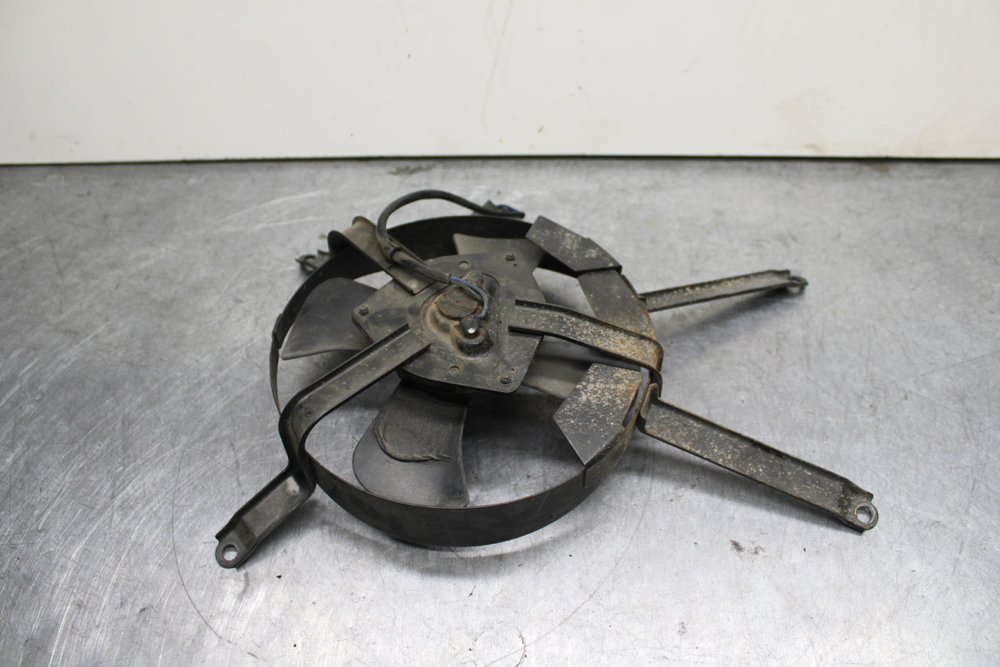 93-94 KAWASAKI NINJA ZX7R ENGINE RADIATOR COOLING FAN BB122