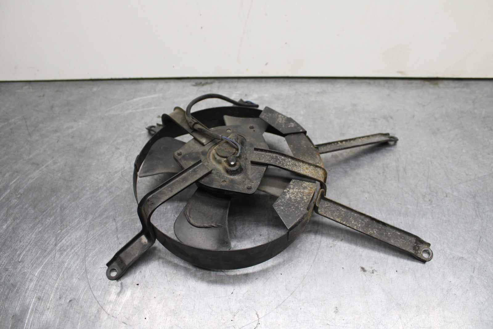 93-94 KAWASAKI NINJA ZX7R ENGINE RADIATOR COOLING FAN BB122