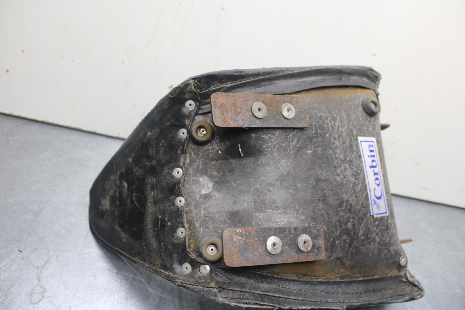 1988 Yamaha FZ600 FRONT DRIVERS SEAT PAD SADDLE BB601