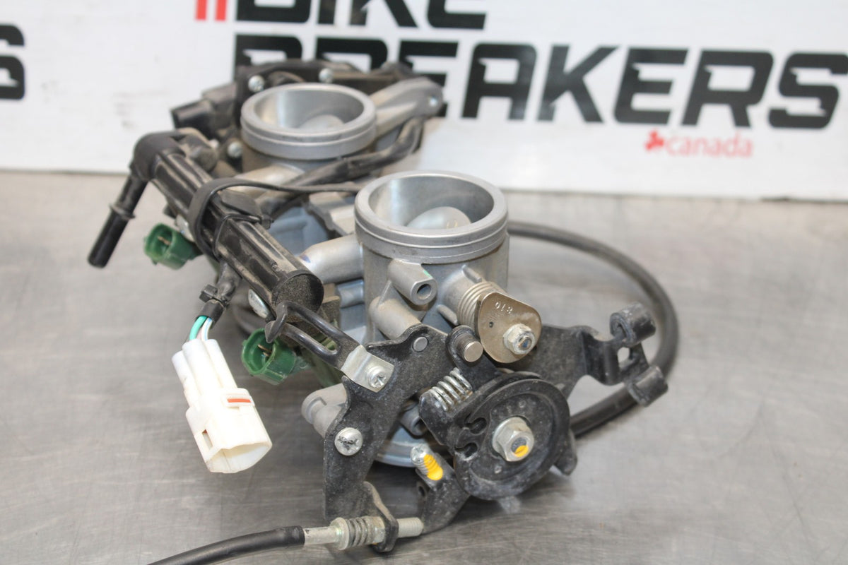 12-16 KAWASAKI NINJA 650 EX650F ABS MAIN FUEL INJECTORS / THROTTLE BODIES  BB860