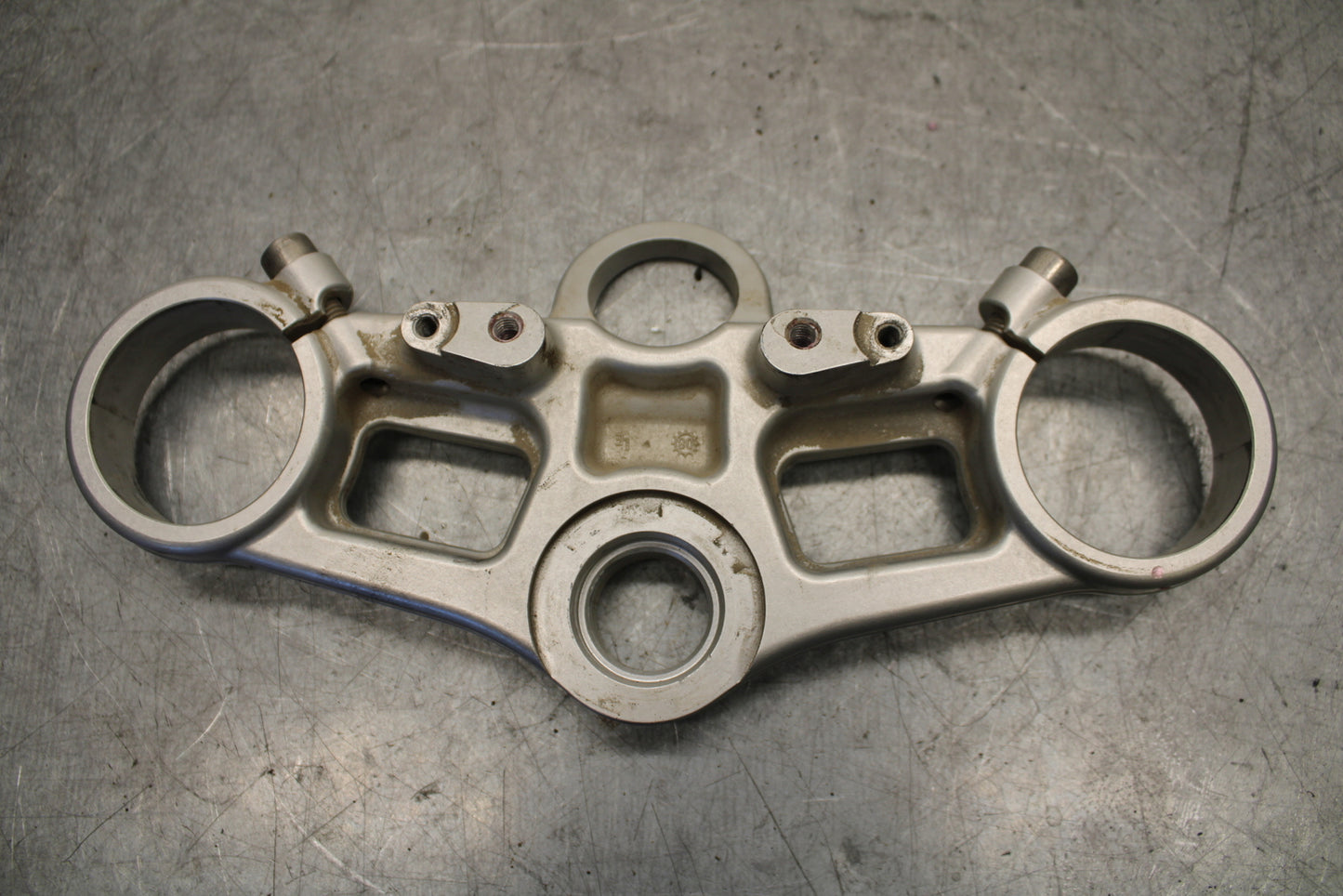 09-11 TRIUMPH DAYTONA 675 FORKS UPPER TRIPLE TREE CLAMP BB652