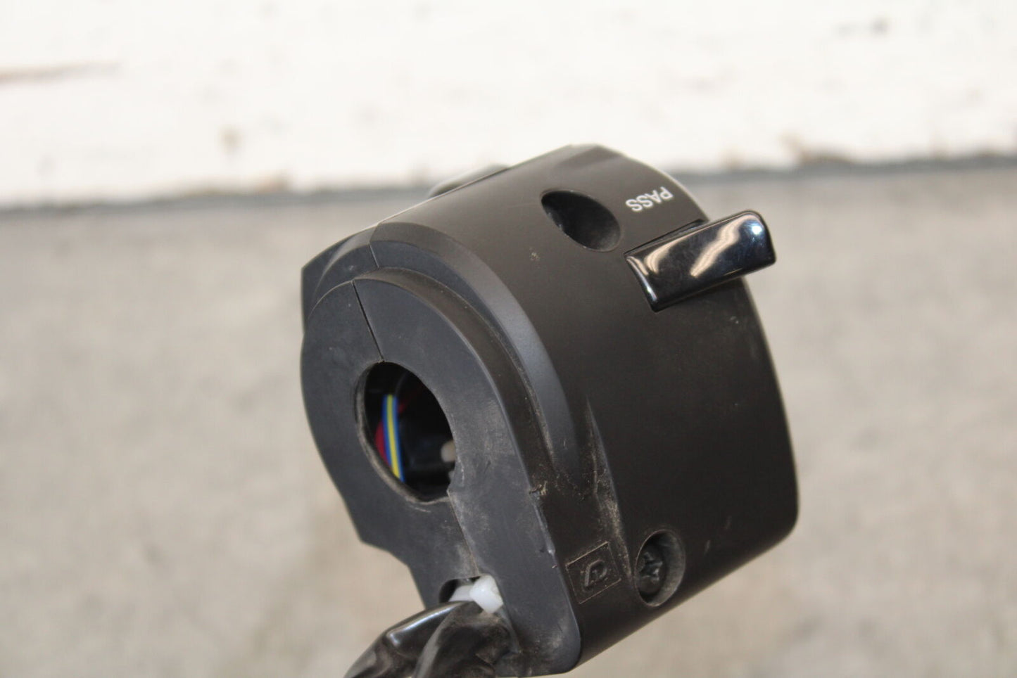 18-23 KAWASAKI NINJA 400 LEFT CLIP ON HANDLE HORN SIGNALS SWITCH SWITCHES  BB679