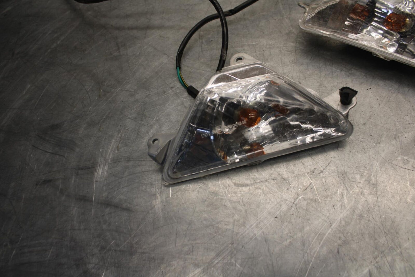 2014 Kawasaki Ninja 300 EX300B ABS FRONT LEFT RIGHT TURN SIGNALS LIGHT BB518