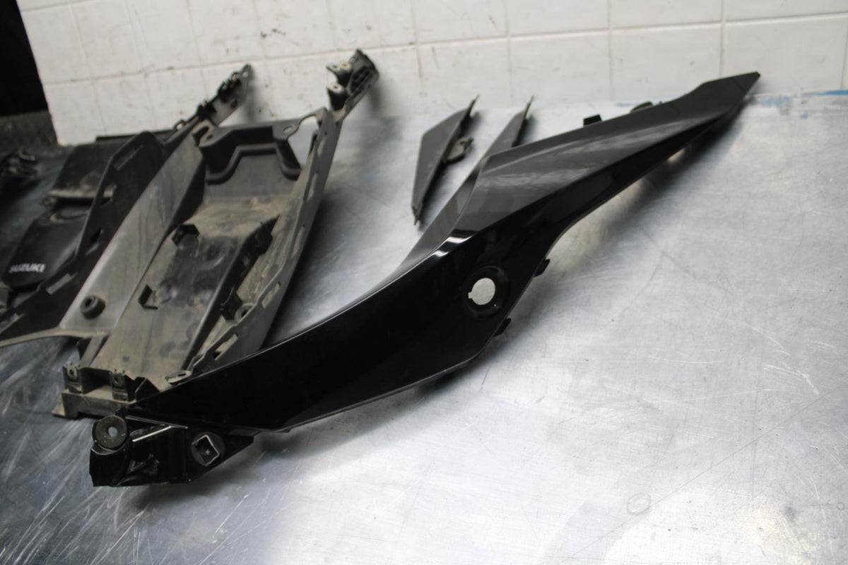 17-23 SUZUKI GSXR 250 GSX250RL8 BLACK REAR BACK TAIL FAIRING COWL SHROUD BB490