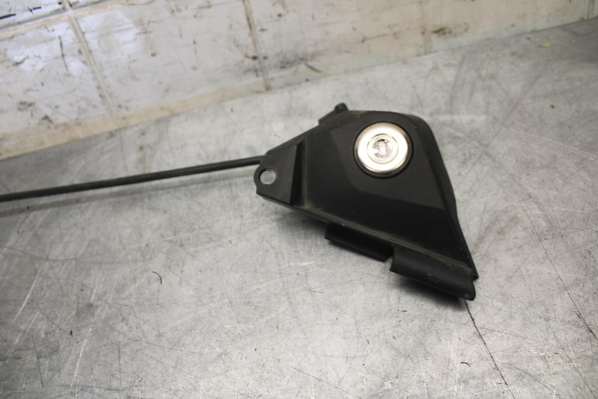 22 KTM 890 ADVENTURE   REAR  SEAT PAD  PILLION LATCH LOCK BB514