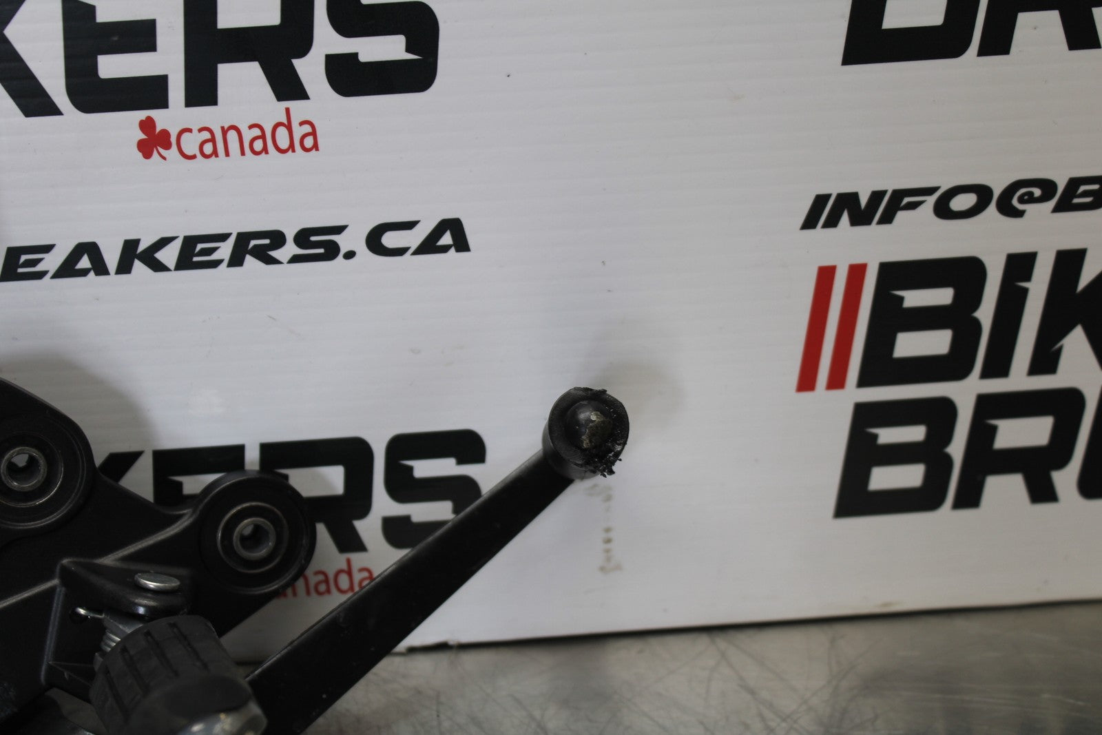 23-24 YAMAHA MT-07 RIGHT REARSET REAR SET DRIVER FOOT PEG REST STOP BB194