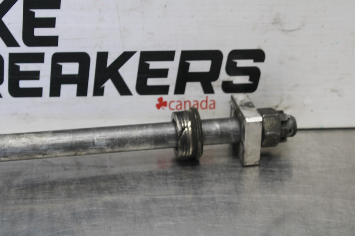 04-05 KAWASAKI NINJA ZX10R REAR AXLE BACK WHEEL RIM PIVOT BOLT AXEL BB931
