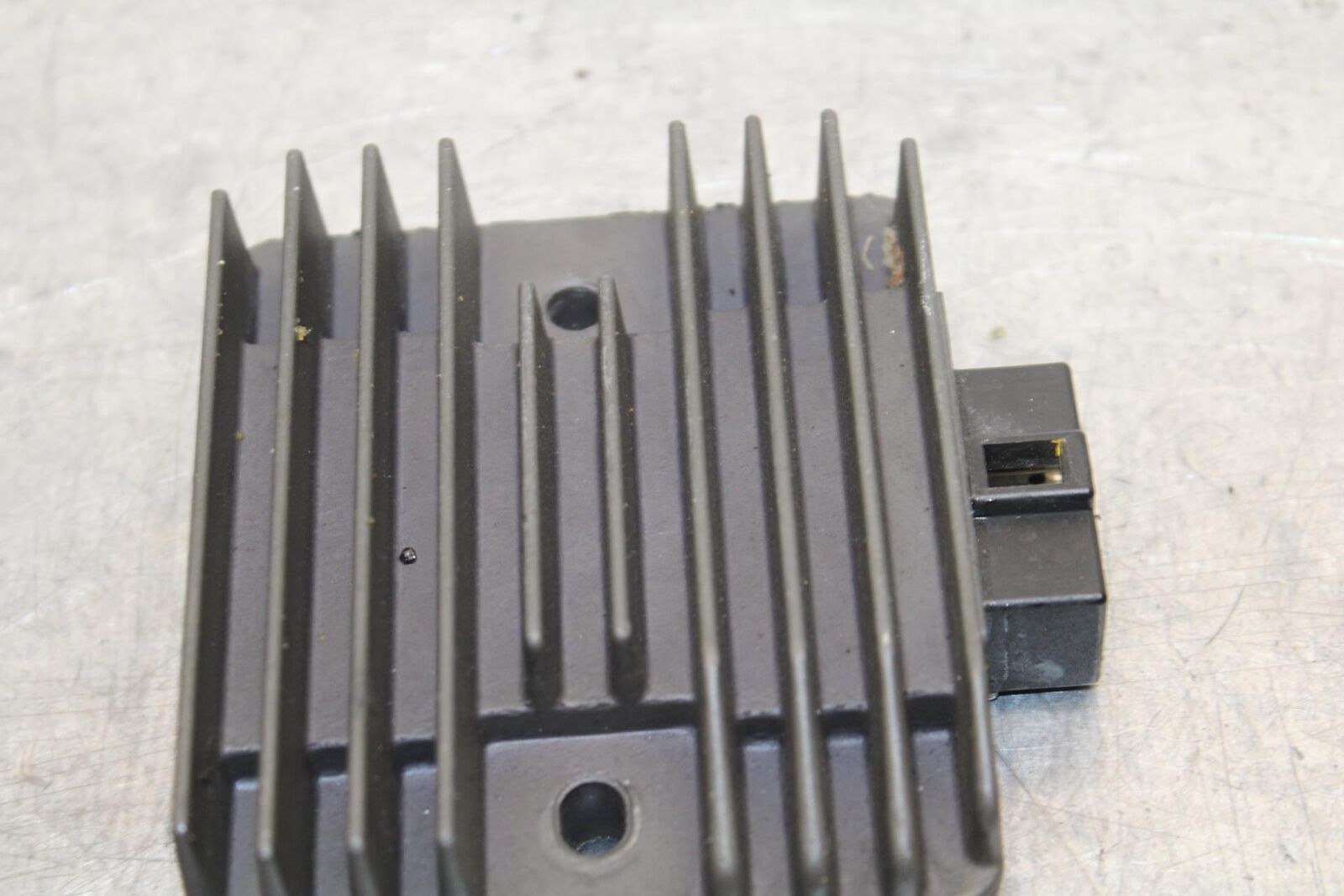 05 YAMAHA YZF R6S RECTIFIER VOLTAGE REGULATOR BB95