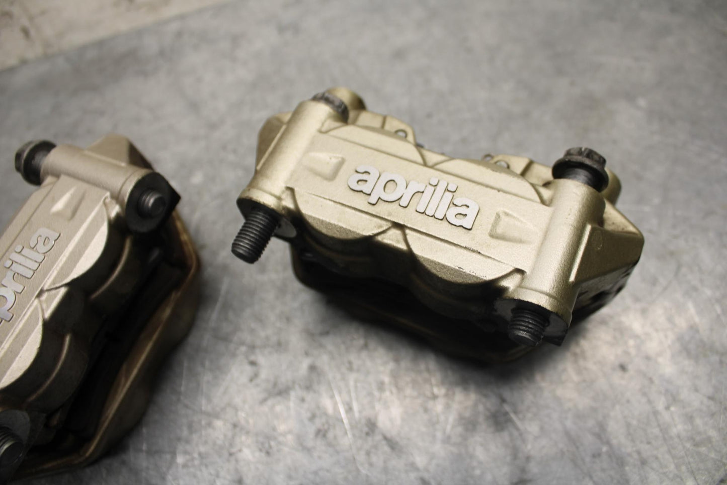 2009 Aprilia Shiver 750 SL750 RIGHT LEFT FRONT BRAKE CALIPER SET PAIR  BB506