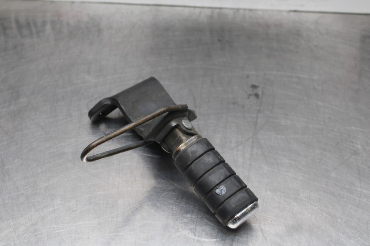 09 HONDA SHADOW 750 VT750 C2 RIGHT FRONT FOOT REST PEG STEP BB809