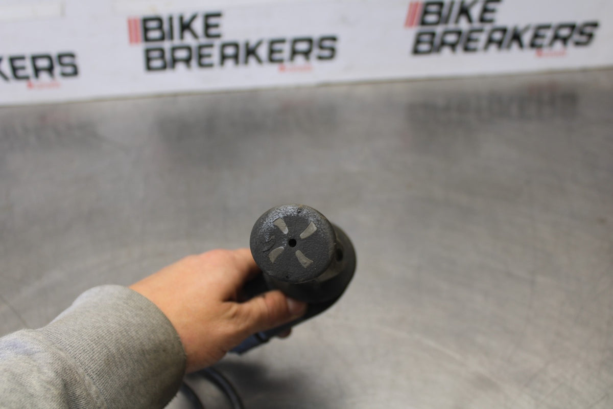 06 KAWASAKI KLR650 THROTTLE CABLE LINE HOUSING GUIDE BB919