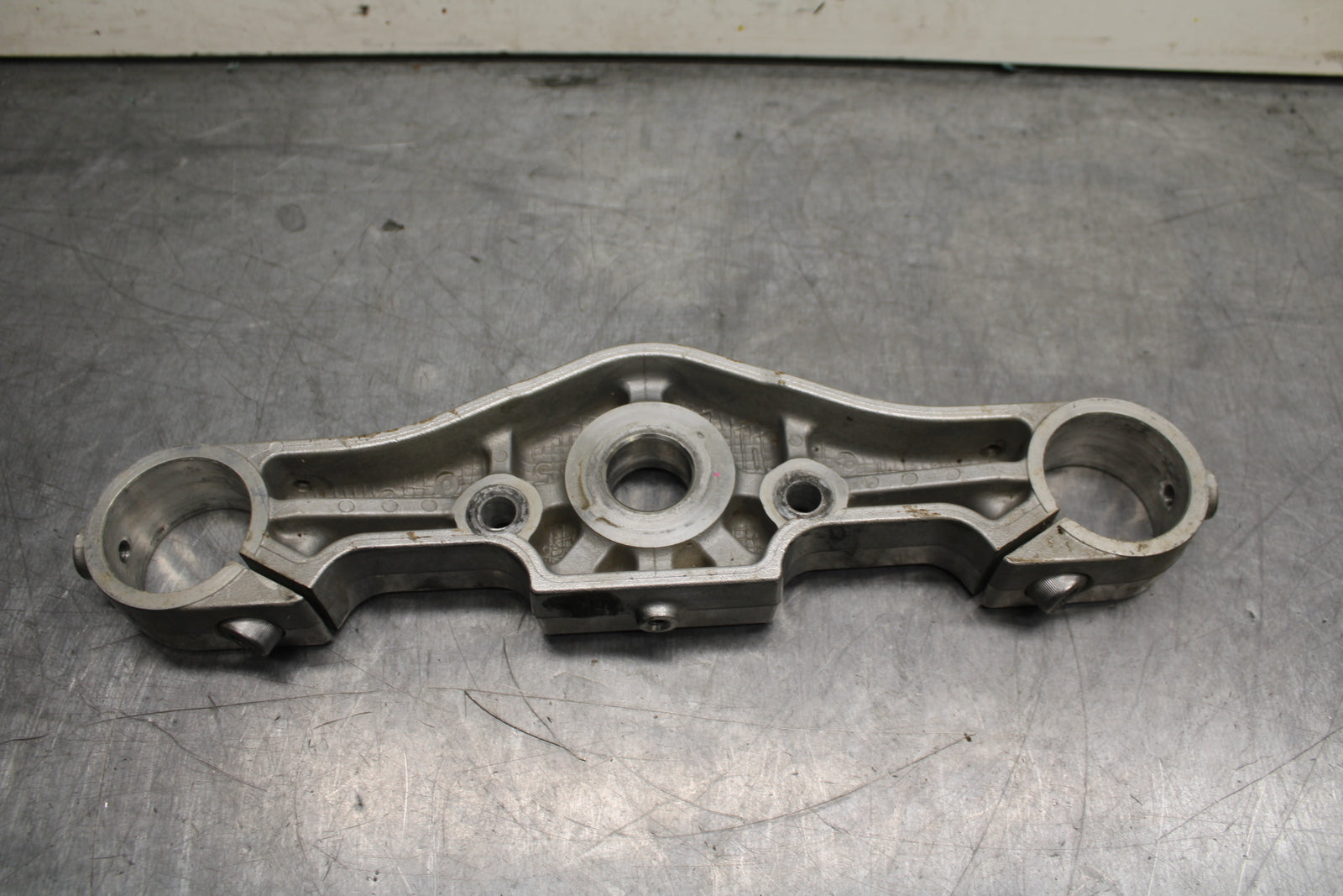 03-08 KAWASAKI VULCAN 1600 FORKS UPPER TRIPLE TREE CLAMP BB754