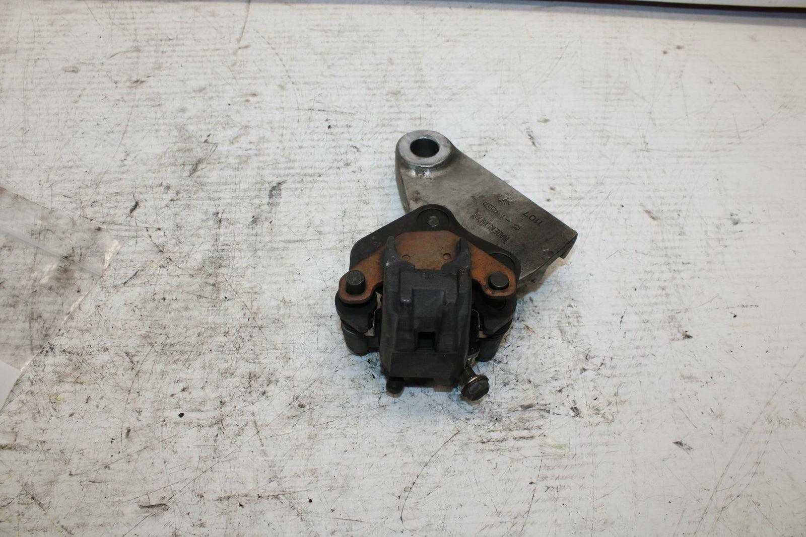 90-07 KAWASAKI ZZR 250 REAR BACK BRAKE CALIPER W MOUNT BRACKET BB298