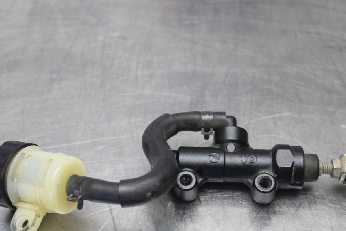 08 KAWASAKI NINJA ZX10R REAR BACK BRAKE MASTER CYLINDER W RESERVOIR BB902