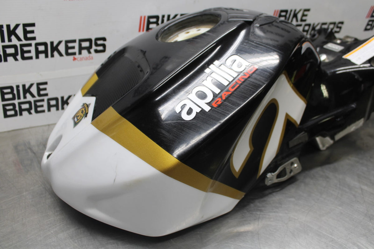24 APRILIA TUONO V4 1100 FACTORY ABS GAS TANK FUEL CELL PETROL RESERVOIR BB887