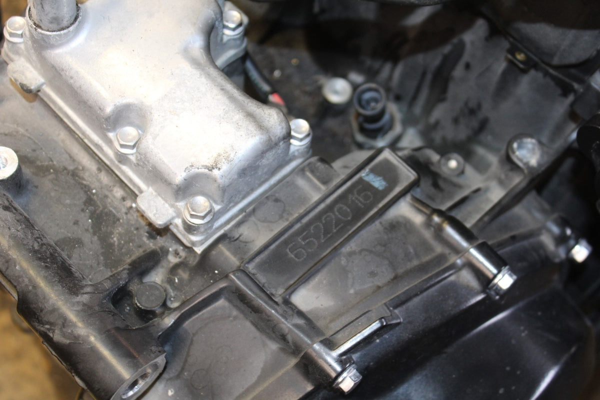 12 TRIUMPH STREET TRIPLE R ENGINE MOTOR BB914