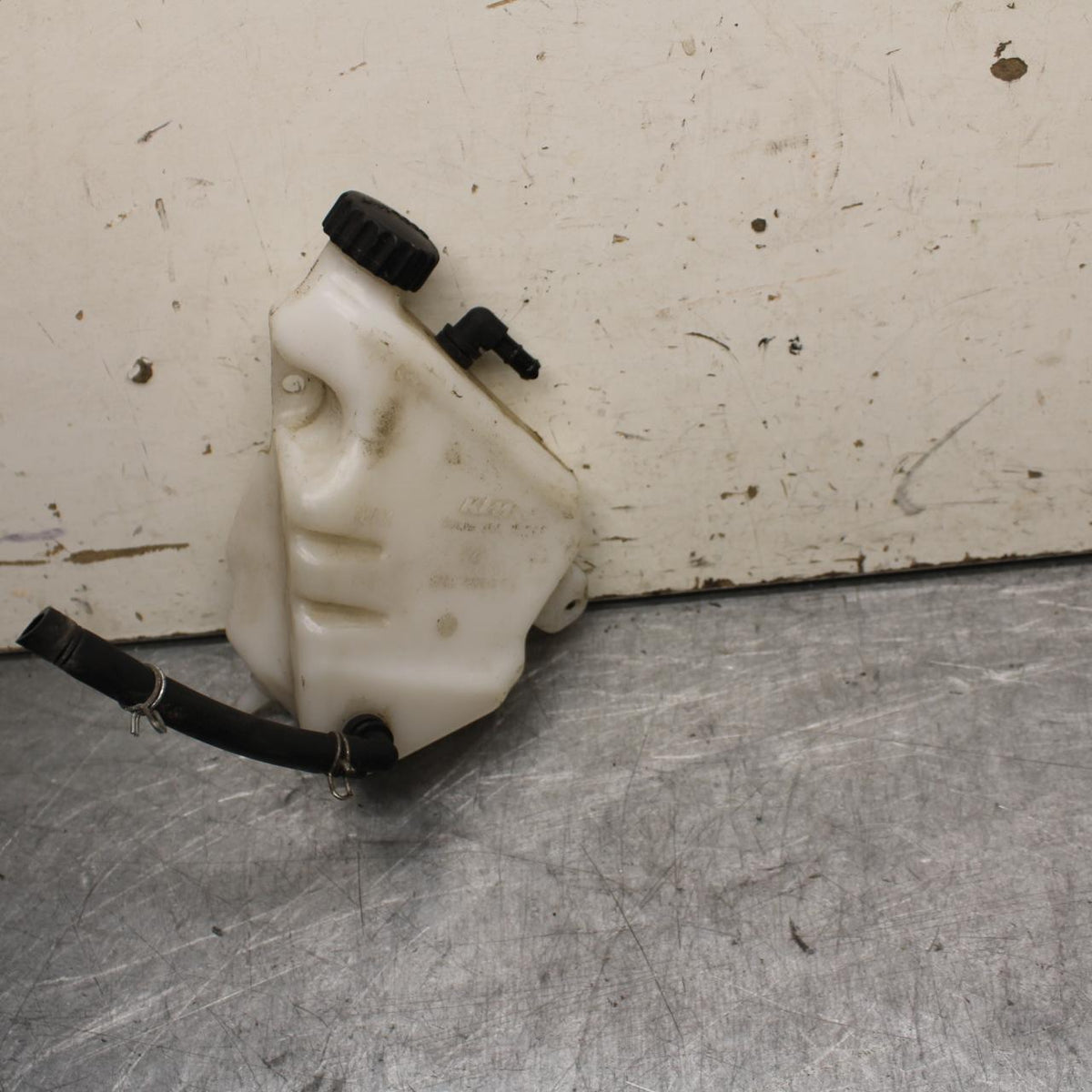 16-18 KTM 690 DUKE COOLANT WATER TANK RESERVOIR BOTTLE BB631