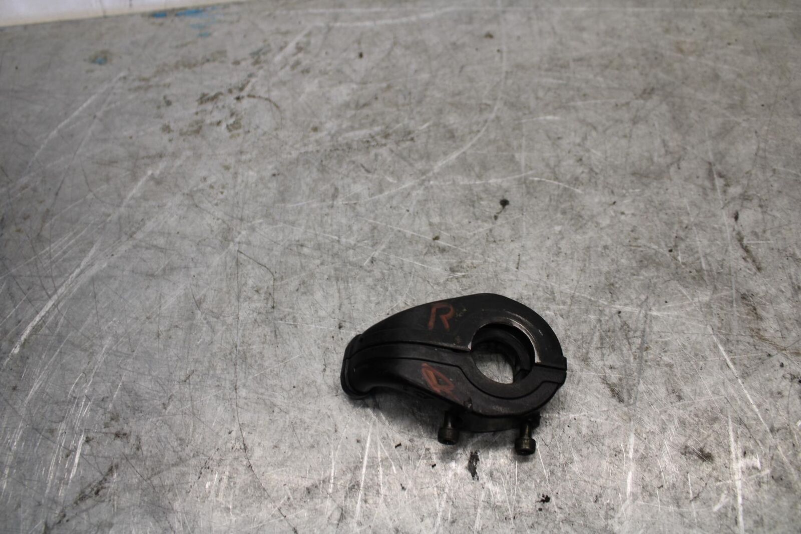 04-06 YAMAHA YZF R1 THROTTLE CABLE LINE HOUSING GUIDE 3XW-26282-01-00 BB432