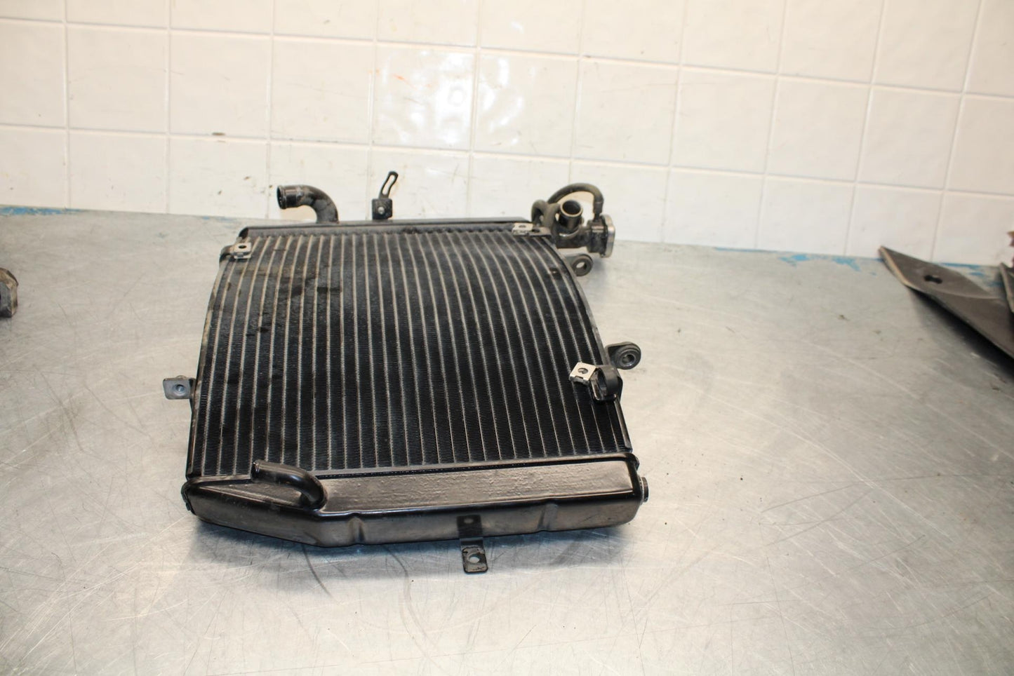 06-07 TRIUMPH DAYTONA 675 DAYTONA 675 ENGINE RADIATOR MOTOR COOLER COOLING BB441