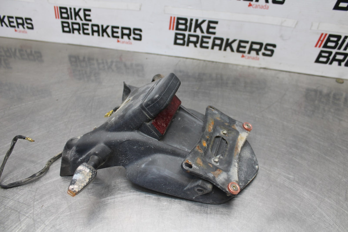 05 DUCATI SUPERSPORT 800 REAR BACK FENDER MUD GUARD BB913